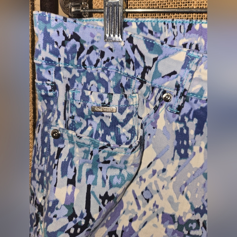 NWOT Women's Nine West Chrystie Capri Blue Abstract Print Pants Size 16 - Picture 6 of 13